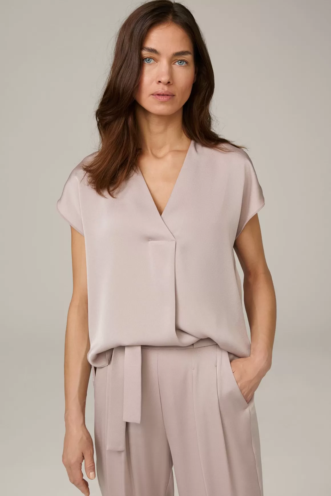 Crepe Blouse Top In Taupe<Windsor Hot