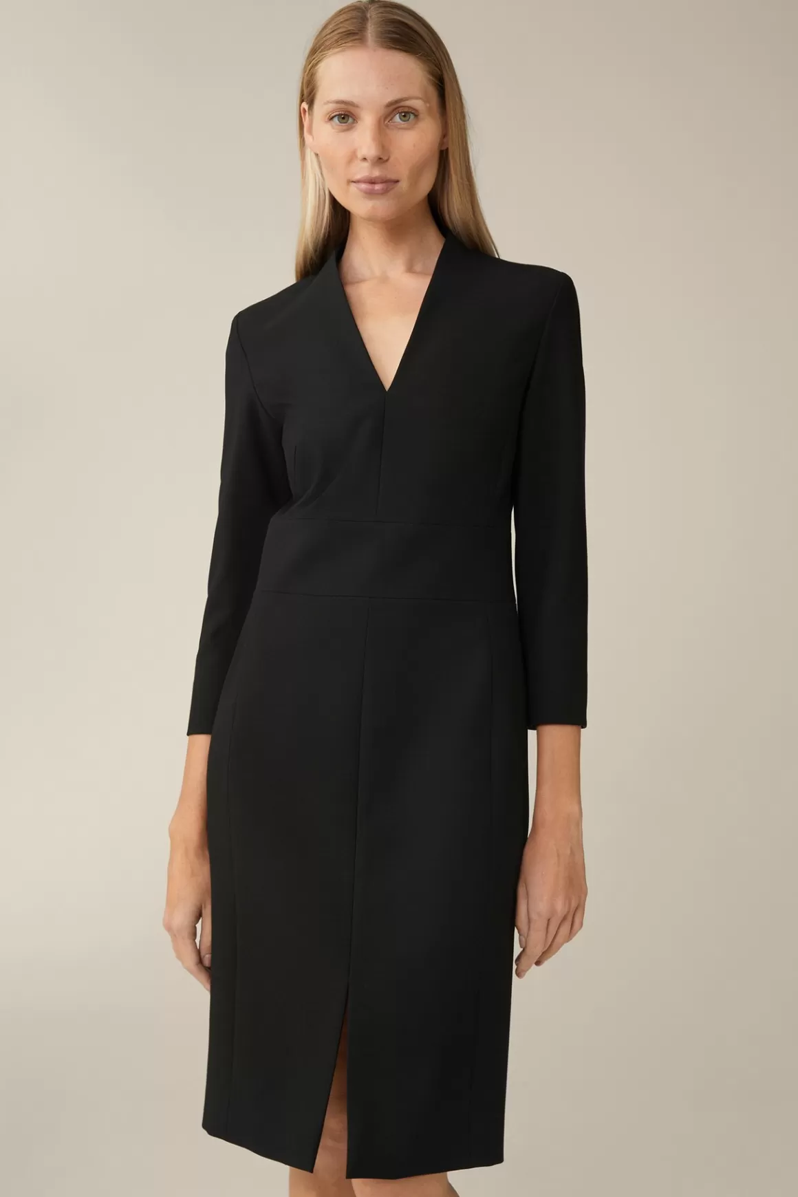 Crepe Sheath Dress In Black<Windsor Best