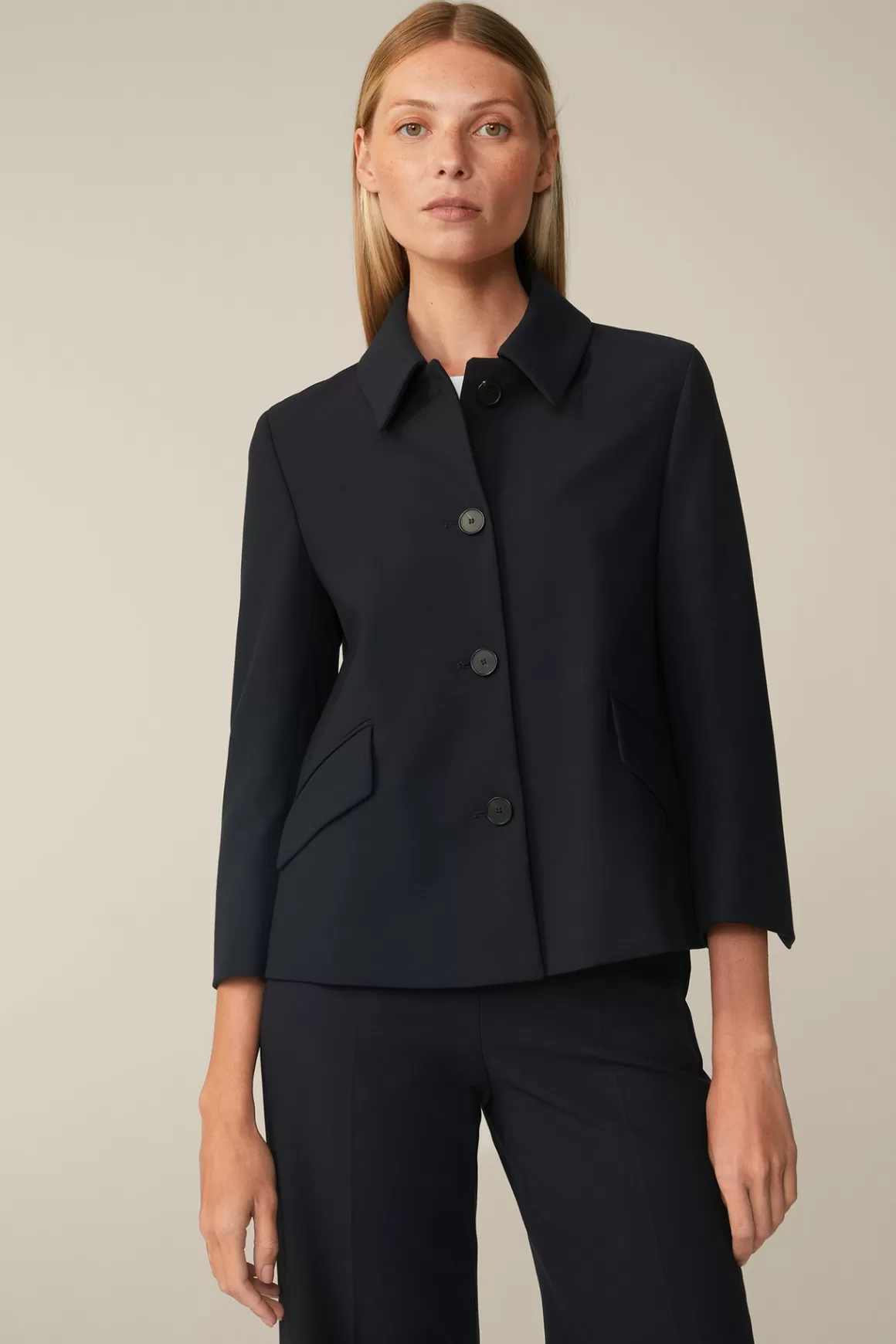 Crepe Short Blazer In Navy<Windsor Outlet